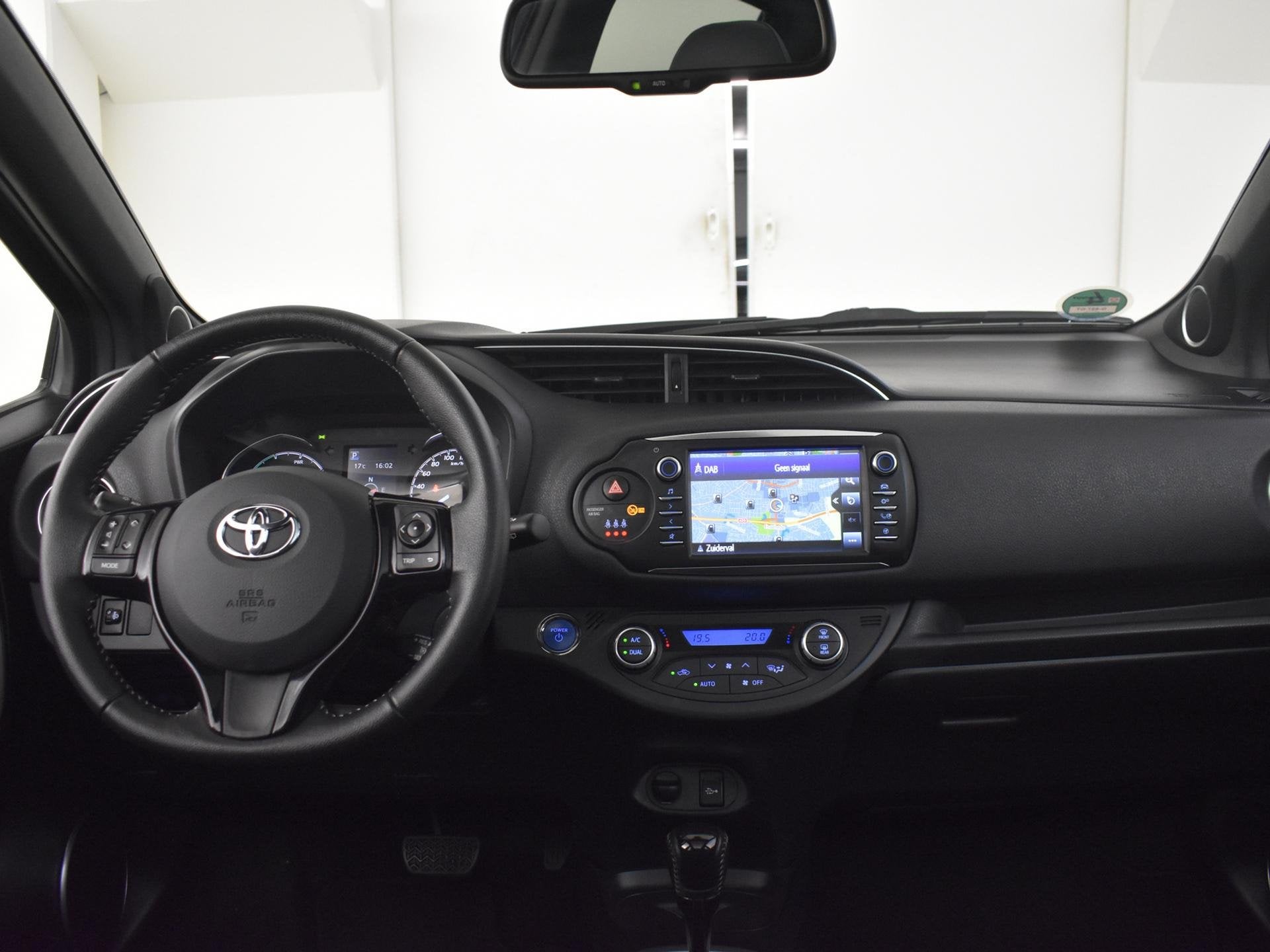 Toyota Yaris 1.5 Hybrid Executive, Auto's, 12 maanden, Gebruikt, Euro 6, 49 €/maand