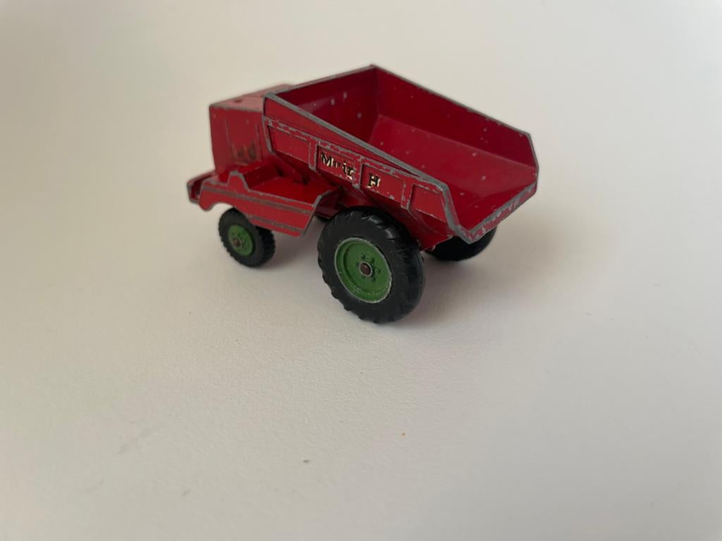 model Muir Hill dumper zonder chauffeur rood Lesney 2a, 1/50, Ophalen of Verzenden, Gebruikt, Hijskraan, Tractor of Landbouw, Lesney