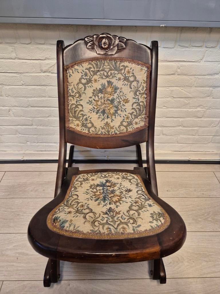 Antieke schommelstoel 80x85cm, Antiek en Kunst, Antiek | Meubels | Stoelen en Banken, Ophalen of Verzenden