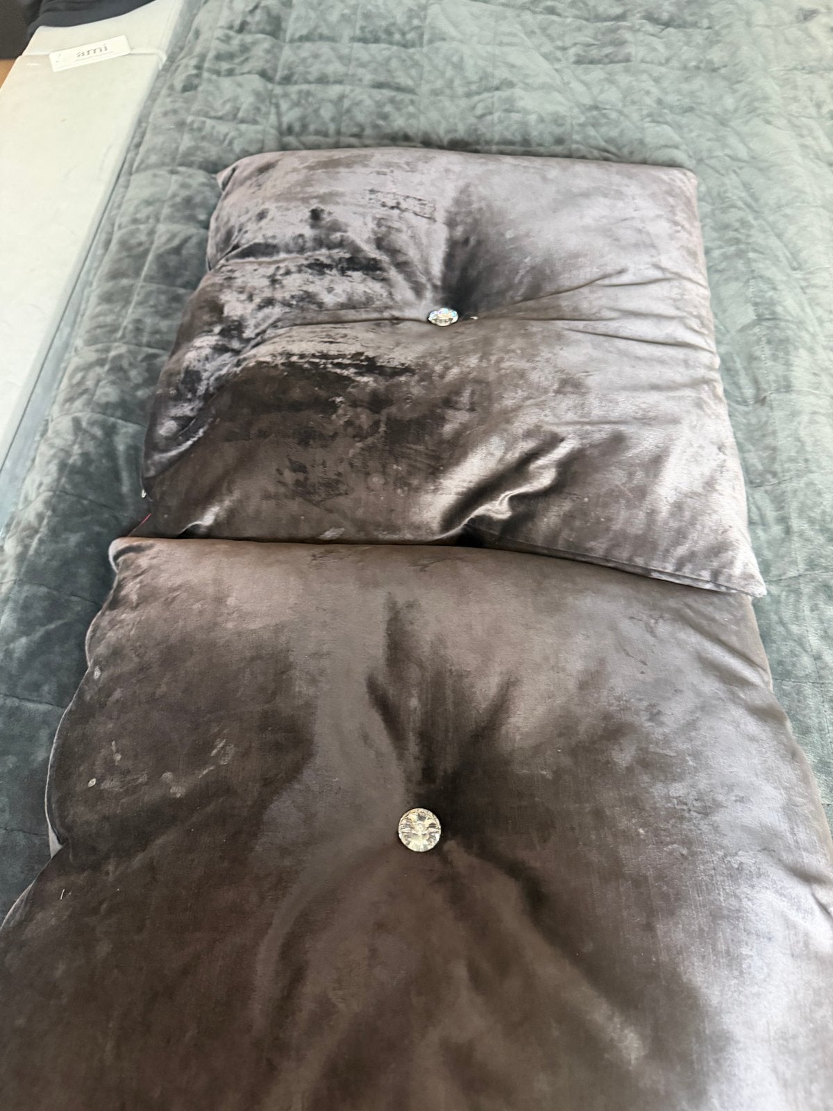 2 Claudi Kussens - Luxe Sierkussens met Strass Knoop, Huis en Inrichting, Gebruikt, Inclusief binnenkussen, Vierkant, Ophalen of Verzenden
