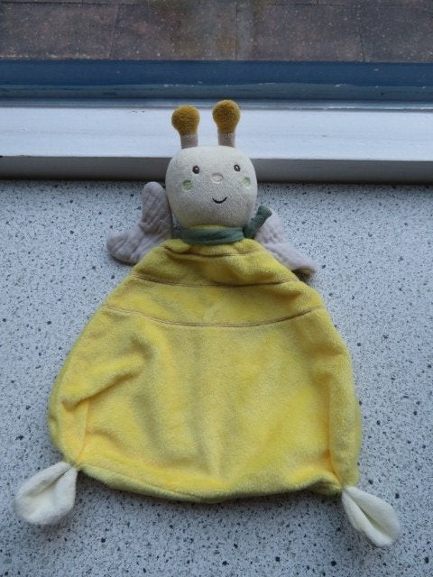 Knuffeldoek vlinder met geel velours lijf merk FEHN groene, Geel, Overige typen, Ophalen of Verzenden, Zo goed als nieuw