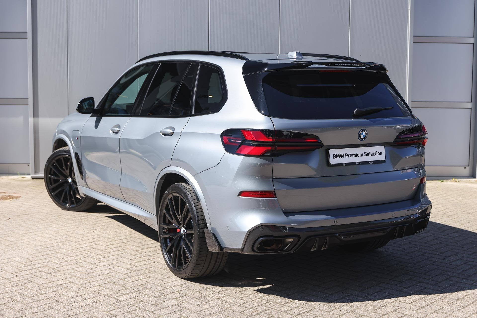 BMW X5 xDrive50e High Executive M Sport Automaat / Trekhaak, Dealer onderhouden, Gebruikt, 2395 kg, Met garantie (alle)