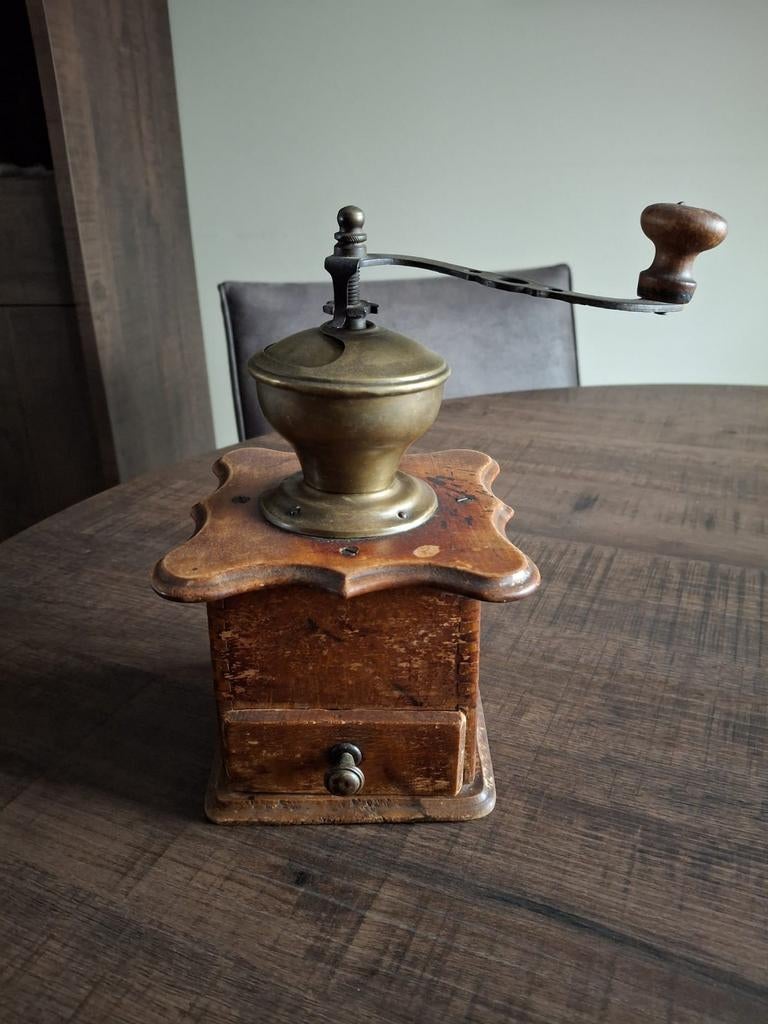 Antieke hand koffiemolen, Antiek en Kunst, Antiek | Keukenbenodigdheden, Ophalen