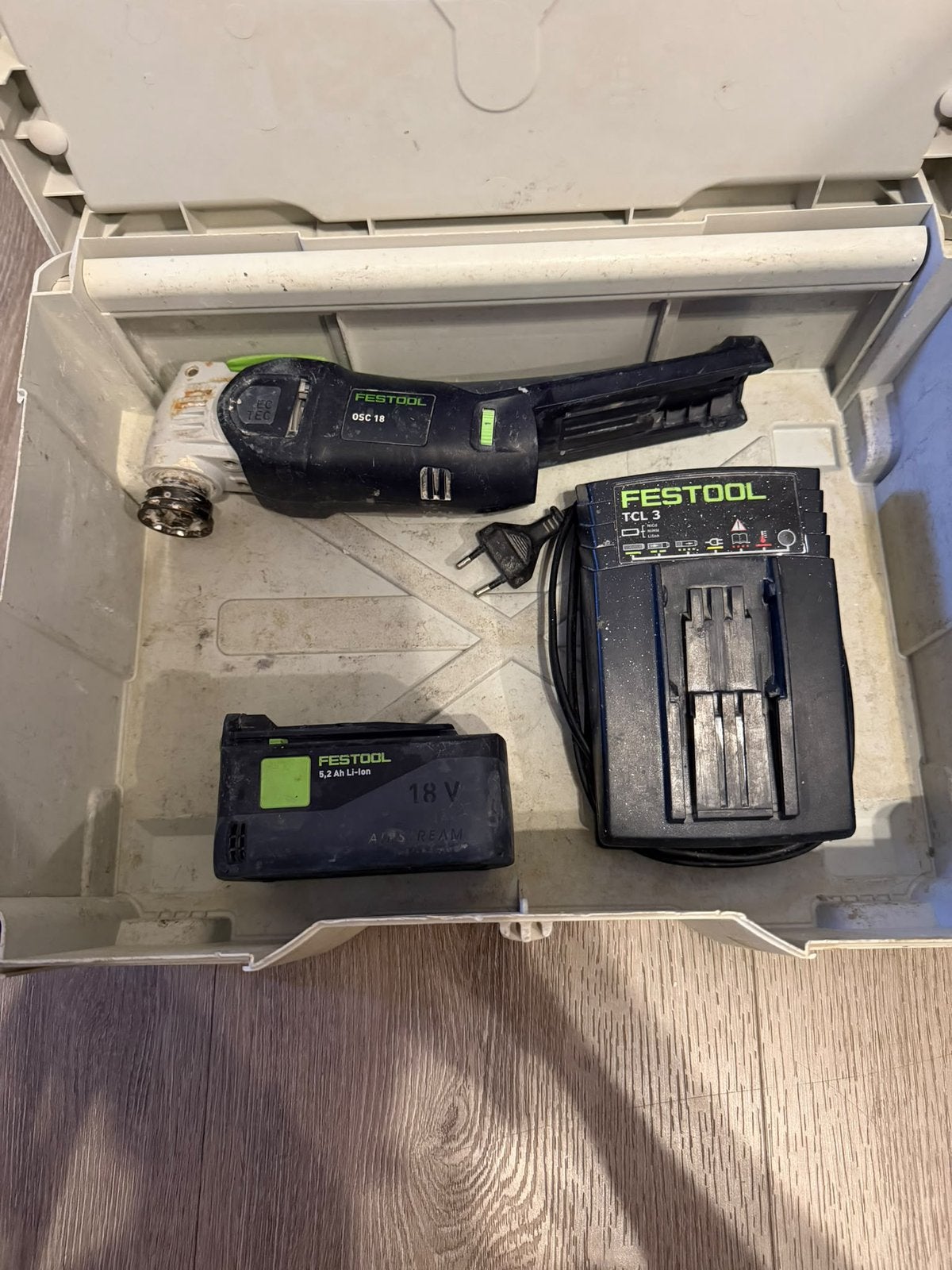 Festool OSC 18 Multitool + 18V 5,2Ah accu + lader, Doe-het-zelf en Verbouw, Ophalen, Zo goed als nieuw, Minder dan 600 watt, 30 tot 70 mm