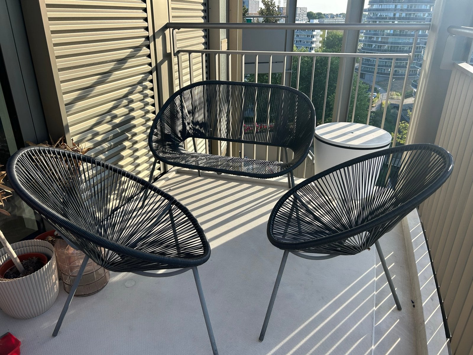 Leuke 3-delige tuinset in zwart, zo goed als nieuw, Ophalen, 4 zitplaatsen, Kunststof, Zo goed als nieuw