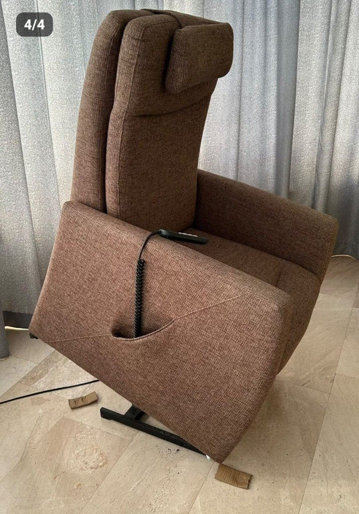 Prominent relax stoel met sta op systeem nagenoeg nieuw, Huis en Inrichting, Ophalen, Minder dan 75 cm, Zo goed als nieuw, Sta op stoel
