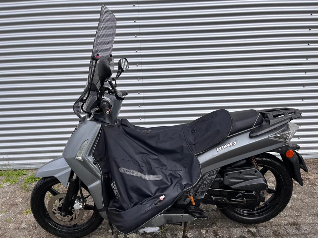 Kymco people s - grijs - 2017, Fietsen en Brommers, Scooters | Kymco, Ophalen, Maximaal 45 km/u, Zo goed als nieuw, People S