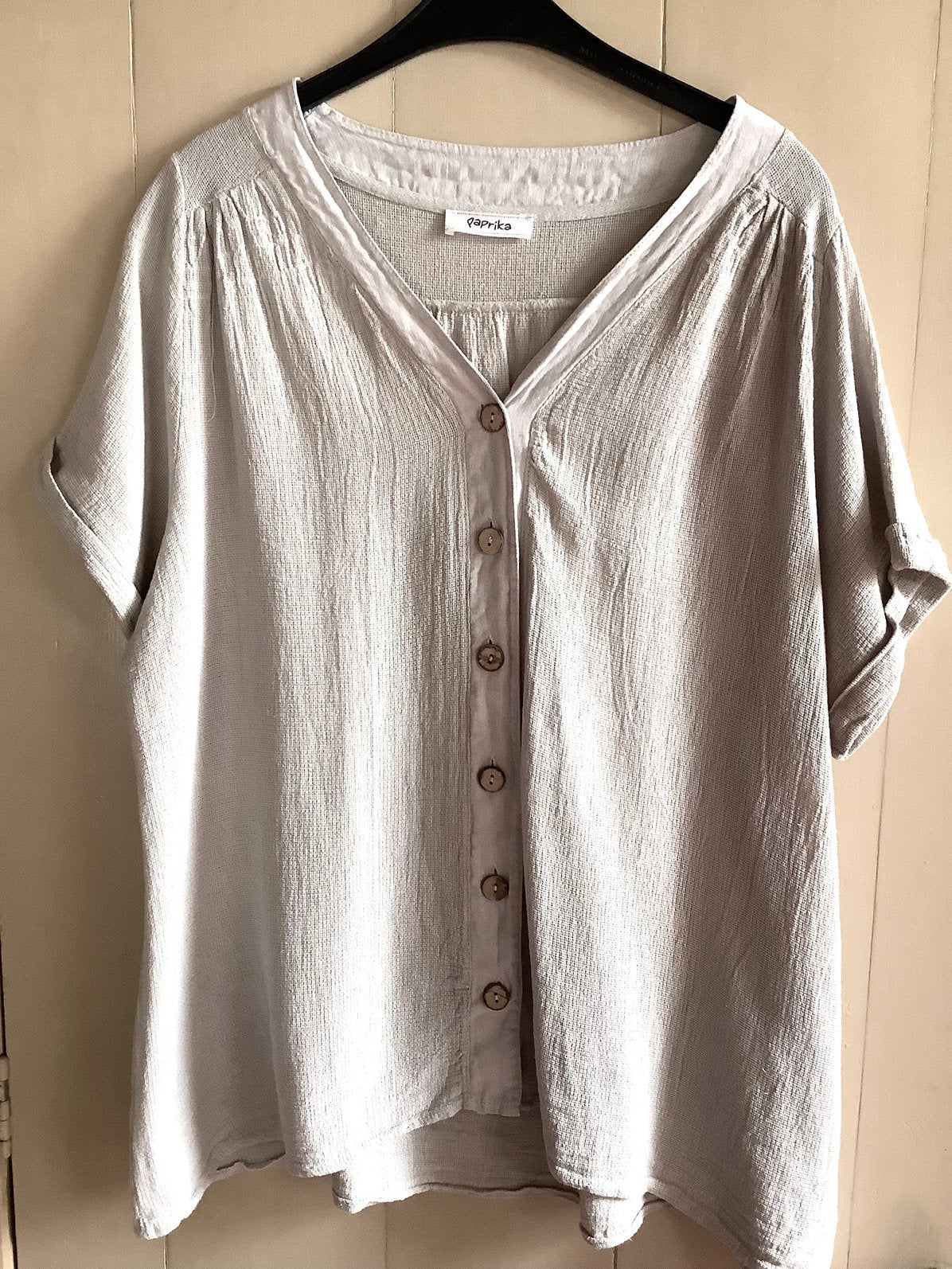 Luchtige blouse, V-hals, halflinnen. Paprika, mt. XL., Ophalen of Verzenden, Zo goed als nieuw, Maat 46/48 (XL) of groter, Beige