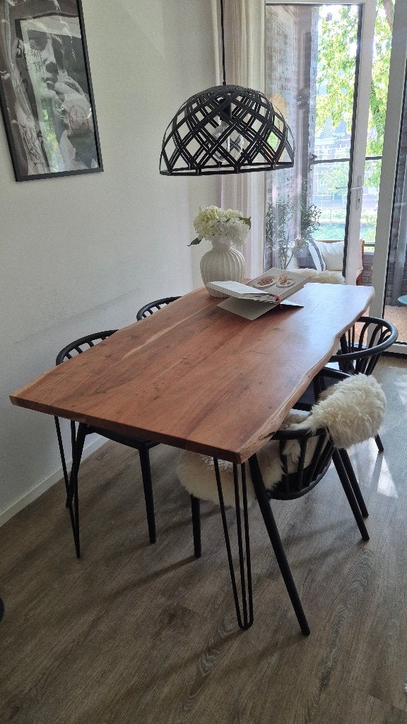Boomstam eettafel van massief gelakt acaciahout (160x85x75), Ophalen, 50 tot 100 cm, Zo goed als nieuw, 150 tot 200 cm
