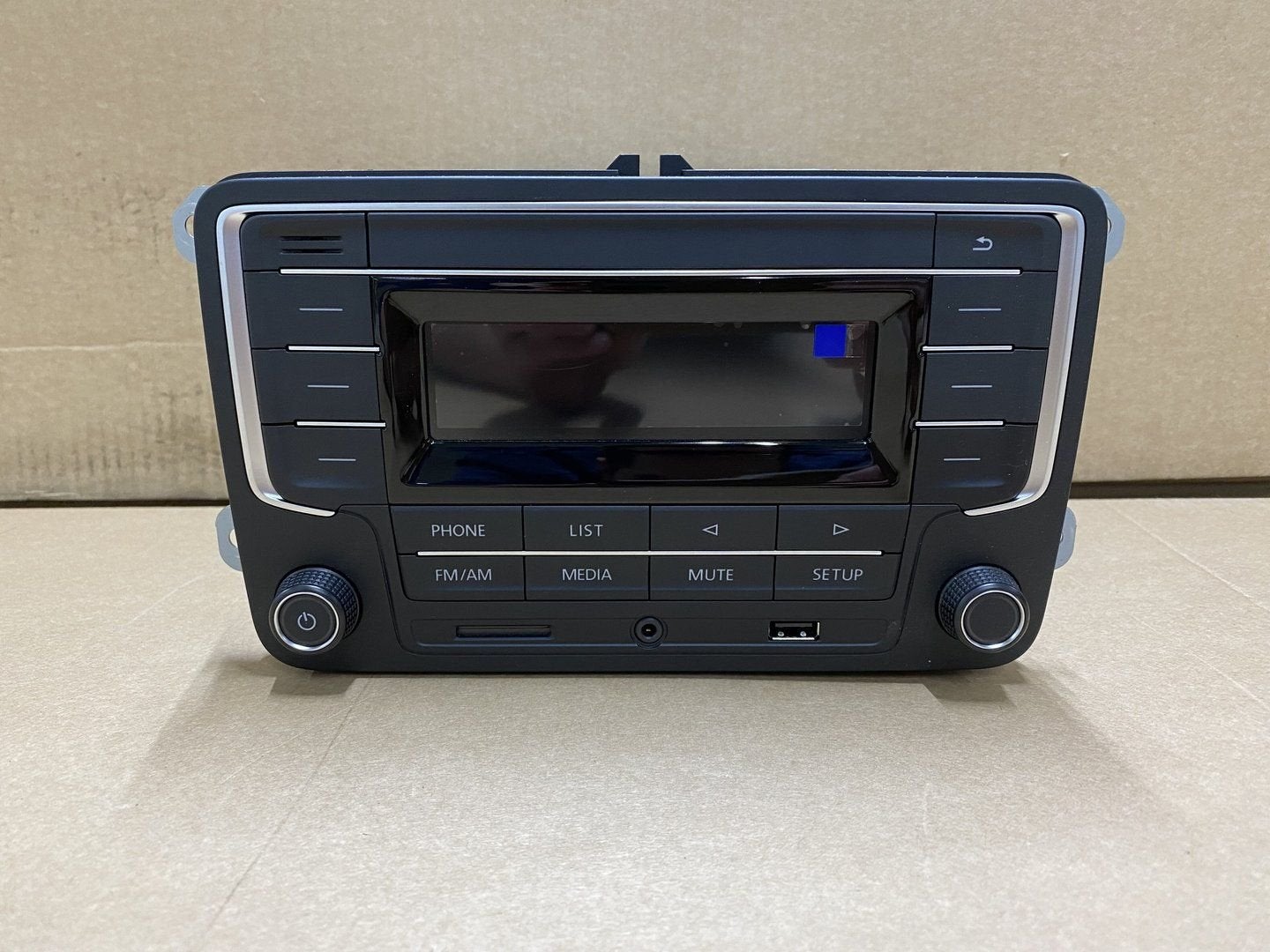 Originele Auto radio Volkswagen MIB Global OEM Bluetooth 7F0, Auto diversen, -, -, Ophalen of Verzenden, Zo goed als nieuw