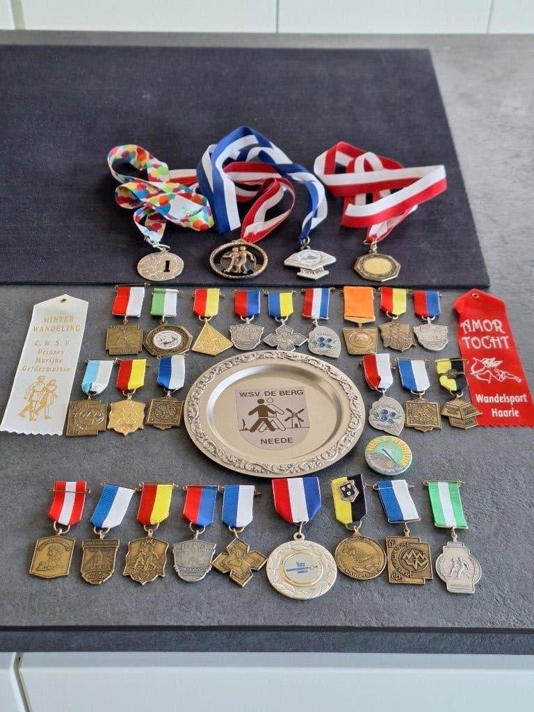 30 wandelmedailles, Ophalen of Verzenden, Overige materialen, Nederland