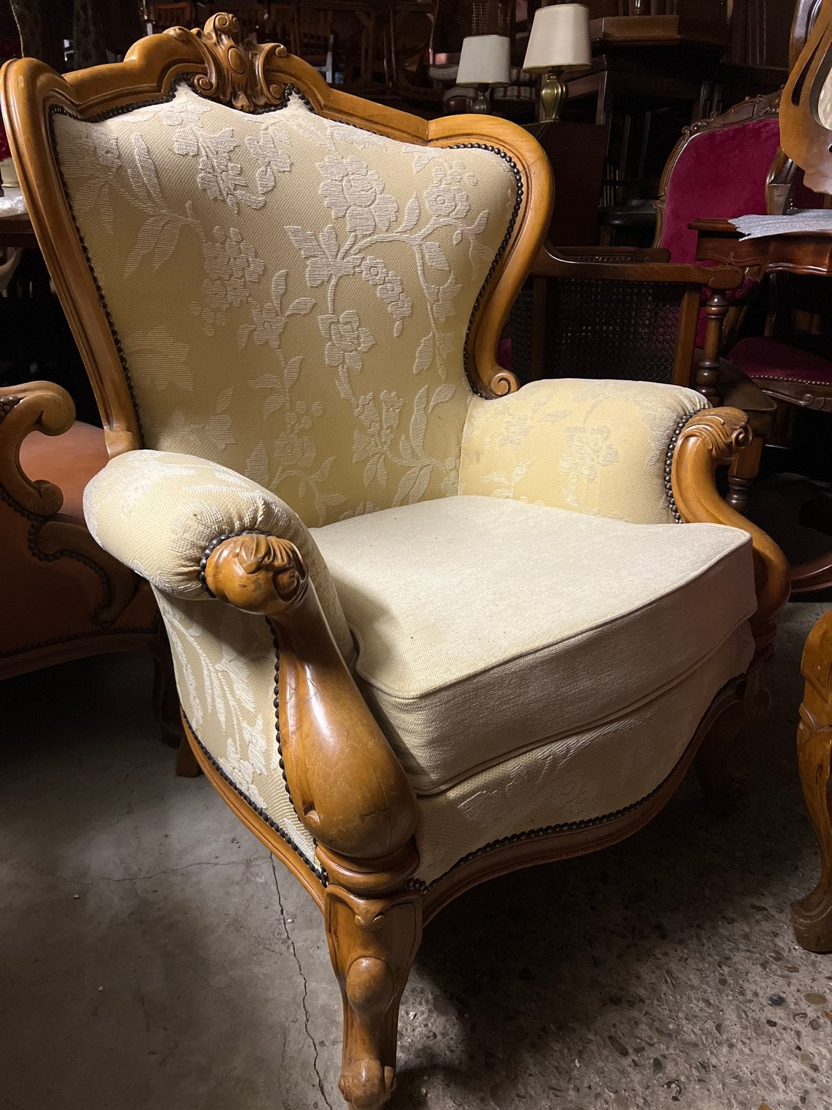 Barok fauteuil met bloemmotief, Ophalen