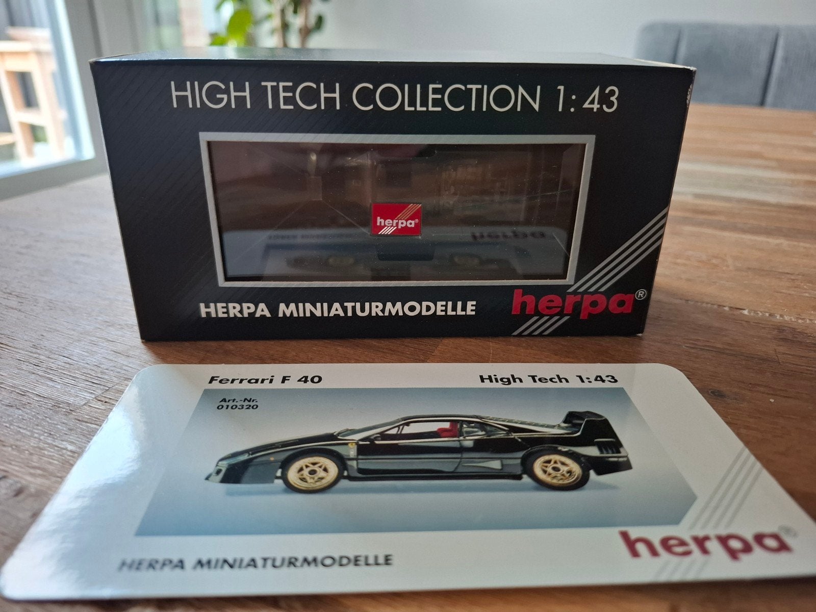 Herpa Ferrari F40 High Tech 1:43 - Zwart - Limited Edition, Ophalen of Verzenden, Zo goed als nieuw