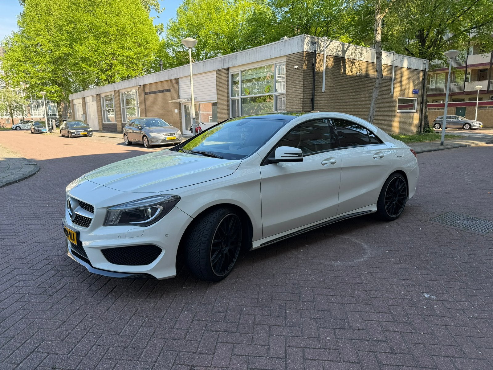 Mercedes-Benz CLA 180 AMG Sport | Panoramadak | Xenon Lampen, Auto's, CLA, 4 cilinders, Alcantara, 1595 cc