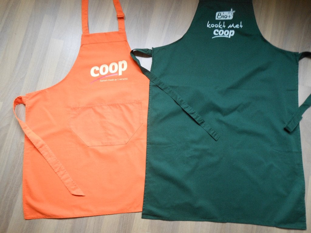 2 barbecue schorten oranje en donkergroen, Ophalen of Verzenden, Zo goed als nieuw