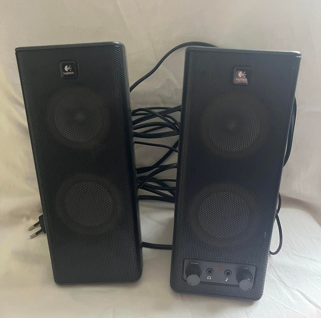 Logitech computergeluidsset; zgan, Computers en Software, Pc speakers, Zo goed als nieuw, Ophalen of Verzenden