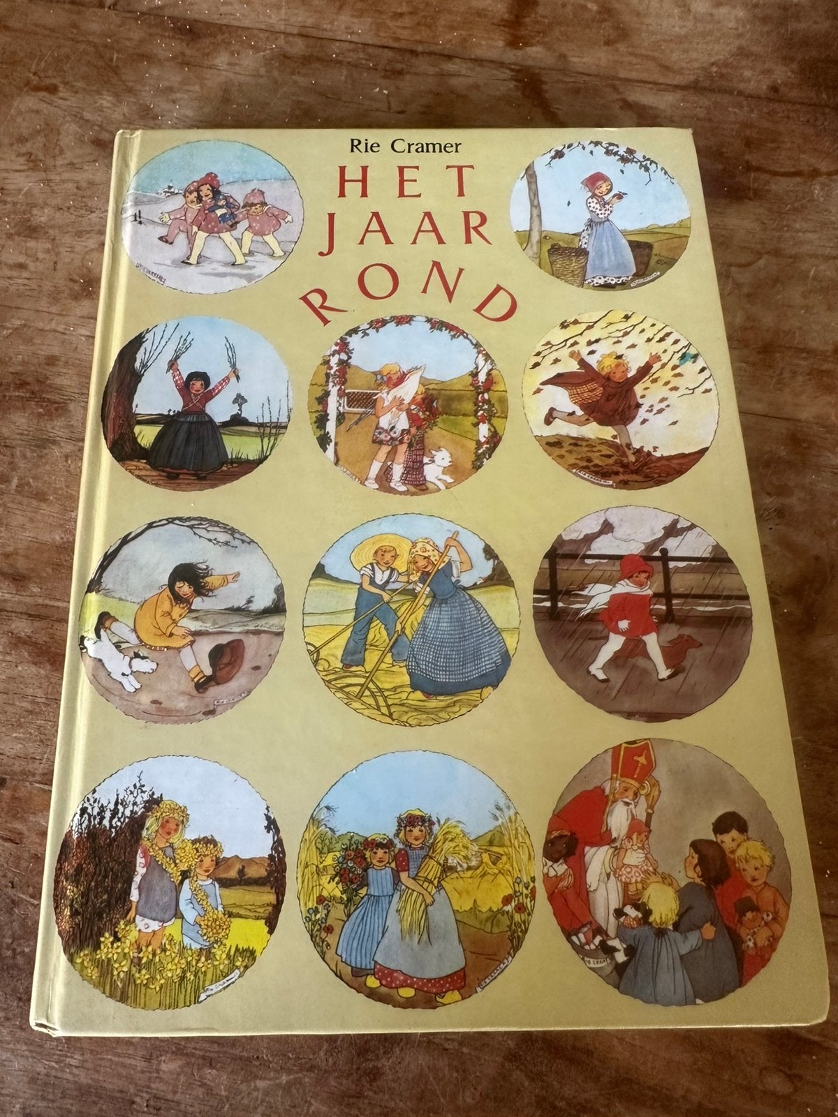 Het jaar rond, Rie Cramer, Ophalen of Verzenden, Zo goed als nieuw, Fictie algemeen
