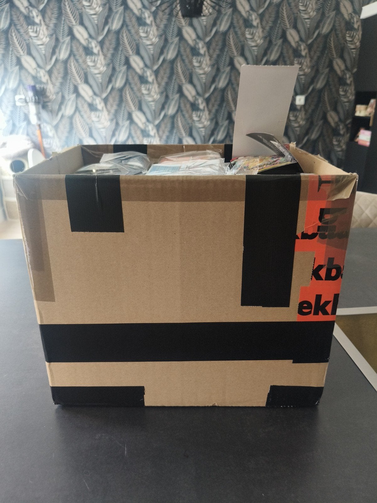 Pokemon kaarten 12,5 kg, Ophalen, Zo goed als nieuw, Meerdere kaarten, Foil