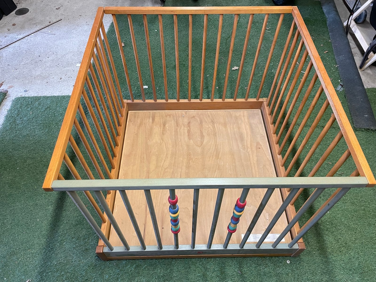 Houten Babybox met Wieltjes, Ophalen, Gebruikt, Vierkant, Wieltjes