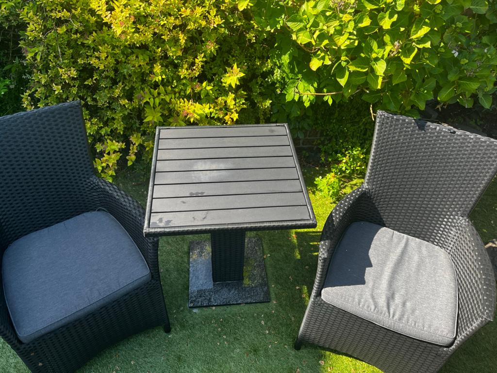 Gezellig Tuinsetje met 2 Stoelen en Tafel, Tuin en Terras, Gebruikt, Wicker, Stoel, Tuinset