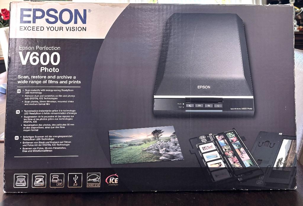 Epson perfection V600 fotoscanner, Computers en Software, Scanners, Zo goed als nieuw, Fotoscanner, Windows, Ophalen