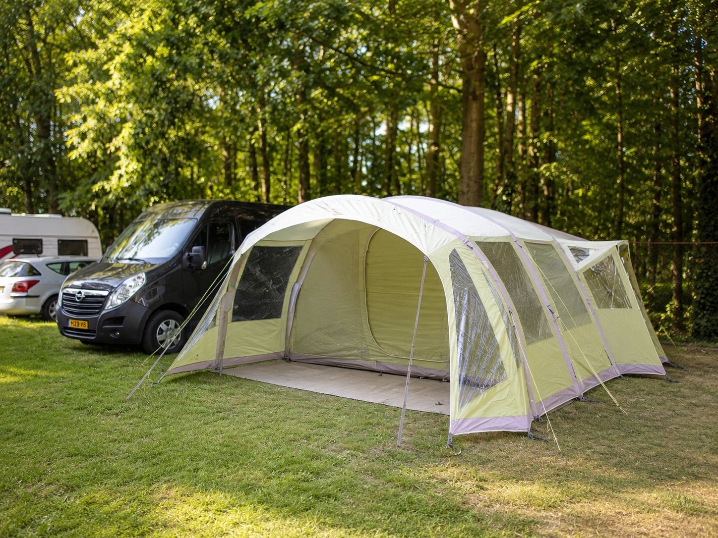 Vango AirBeam 600XL voor 6 personen - Ideaal voor gezinnen, Caravans en Kamperen, Ophalen of Verzenden, Gebruikt, Tot en met 6