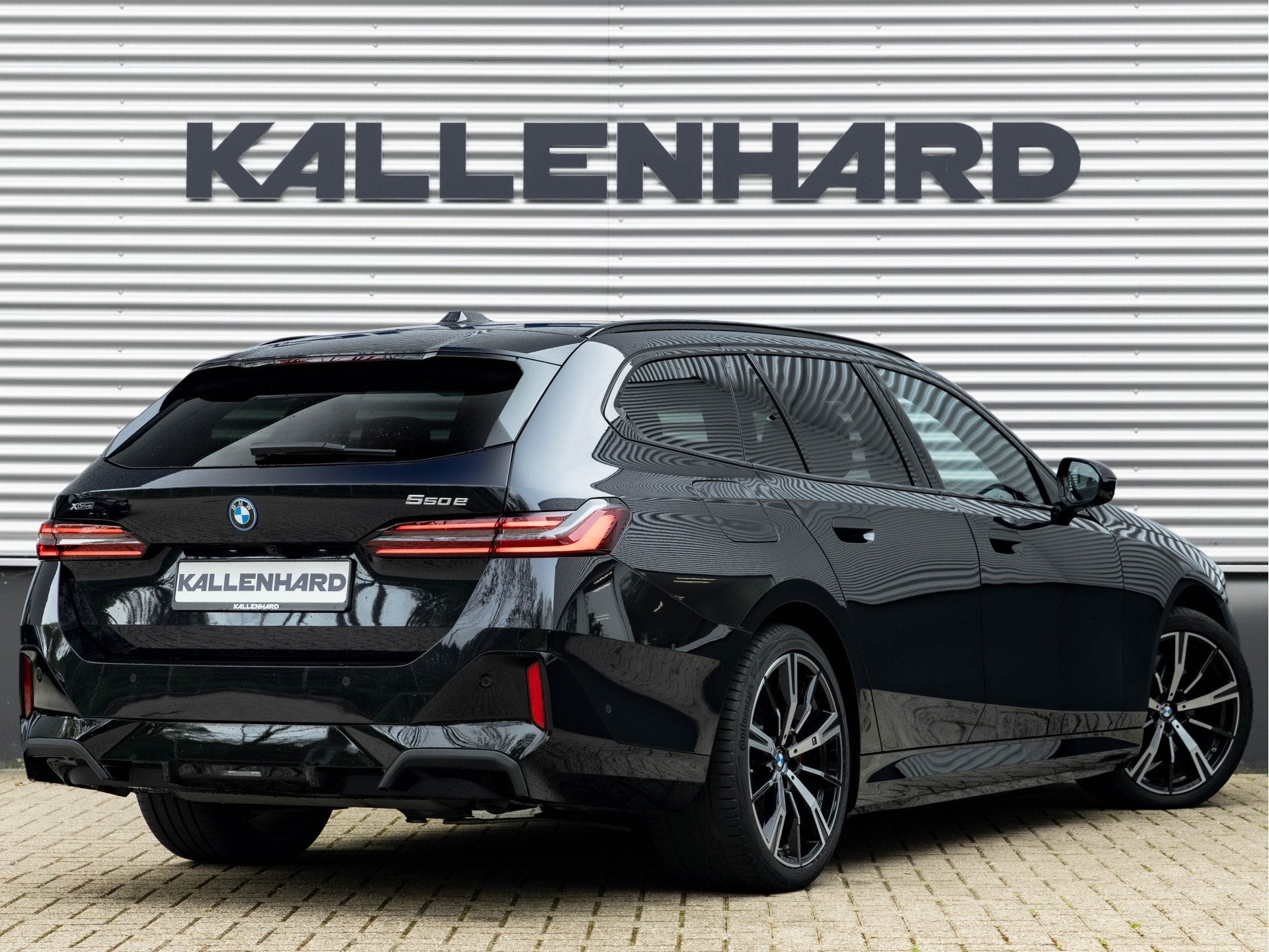BMW 5 Serie Touring 550e xDrive - M-Sport Pro - Comfortzetel, Auto's, Gebruikt, Euro 6, Zwart, 489 pk