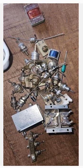 Zware diodes vermogens diodes Zeker 30 stuks verschillende, Ophalen of Verzenden, Gebruikt