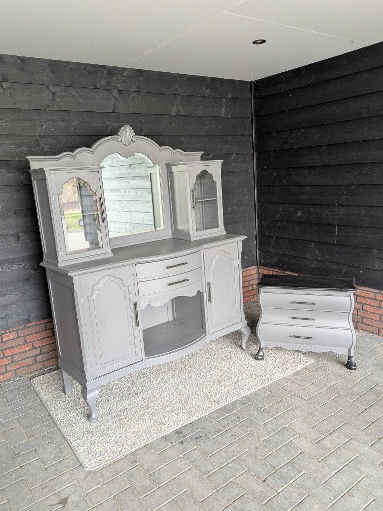 opgeknapte grijze buffetkast en buikkastje leuk keukenset, Huis en Inrichting, Ophalen, Zo goed als nieuw, Glas, Huiselijk warm uniek meubelset brocant
