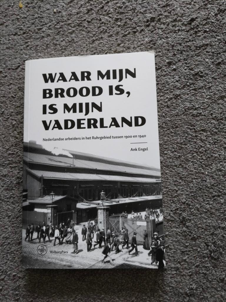 Waar mijn brood is, is mijn vaderland - Ank Engel, Ophalen of Verzenden, 20e eeuw of later, Zo goed als nieuw, Ank Engel