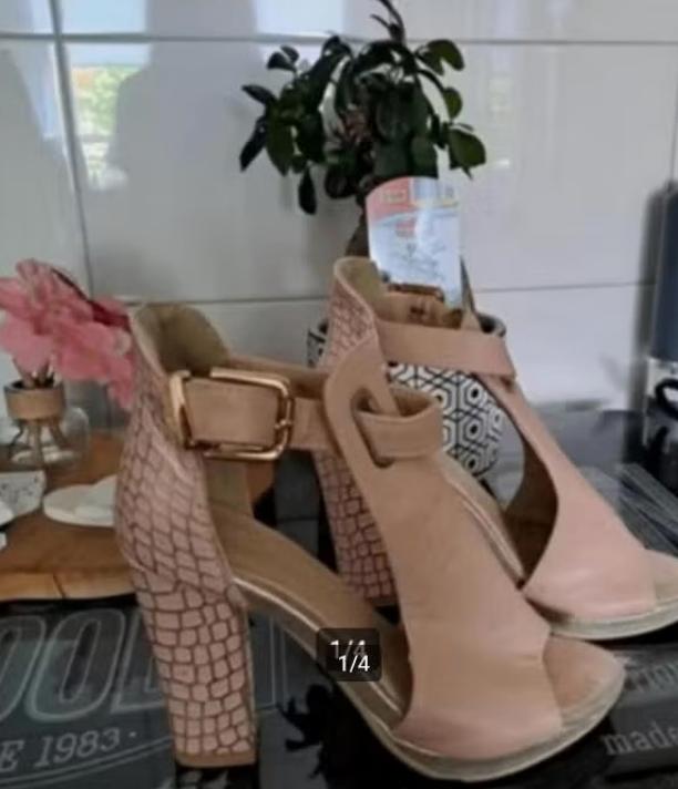 Mooie nieuw roze krokodilachtige print pumps, Pumps, Nieuw, Ophalen of Verzenden, Onbekend