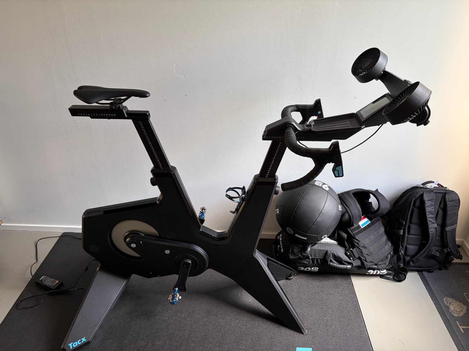 Tacx Neo Bike Smart Trainer met accessoires, Sport en Fitness, Ophalen, Zo goed als nieuw, Overige typen