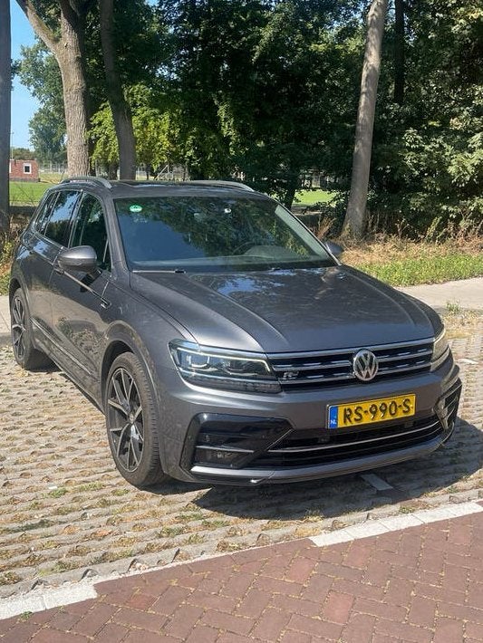 Volkswagen Tiguan 1.4 TSI DSG R-Line, Automaat, Parkeersensor, 1800 kg, Zwart