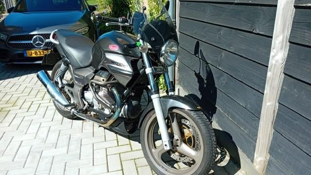 Moto Guzzi Breva V750, 750 cc, Cardan-aandrijving, 2 cilinders, Occasion