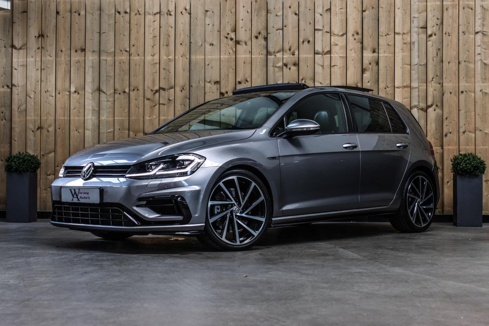 Volkswagen Golf 2.0 TSI 4Motion R *Pano*Individual kleur*Dyn, Automaat, Gebruikt, 1984 cc, Bedrijf