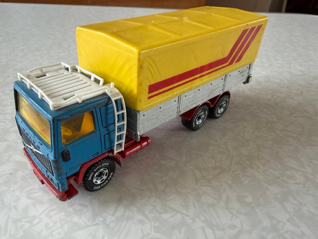 Siku Volvo F12 truck, Ophalen of Verzenden, Gebruikt, Bus of Vrachtwagen, SIKU