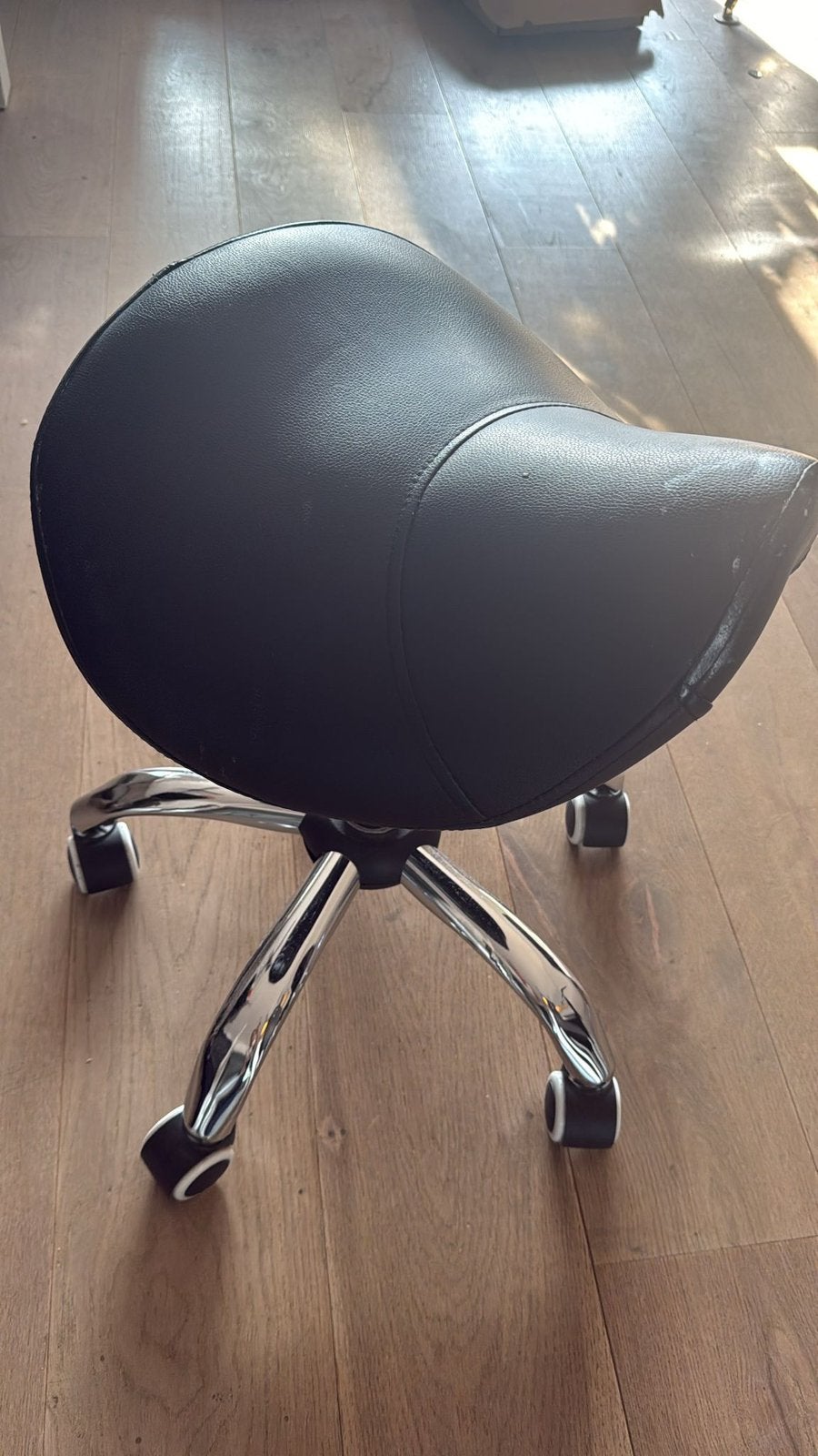 Verstelbare ergonomische kruk, Ophalen, Zo goed als nieuw, Hout