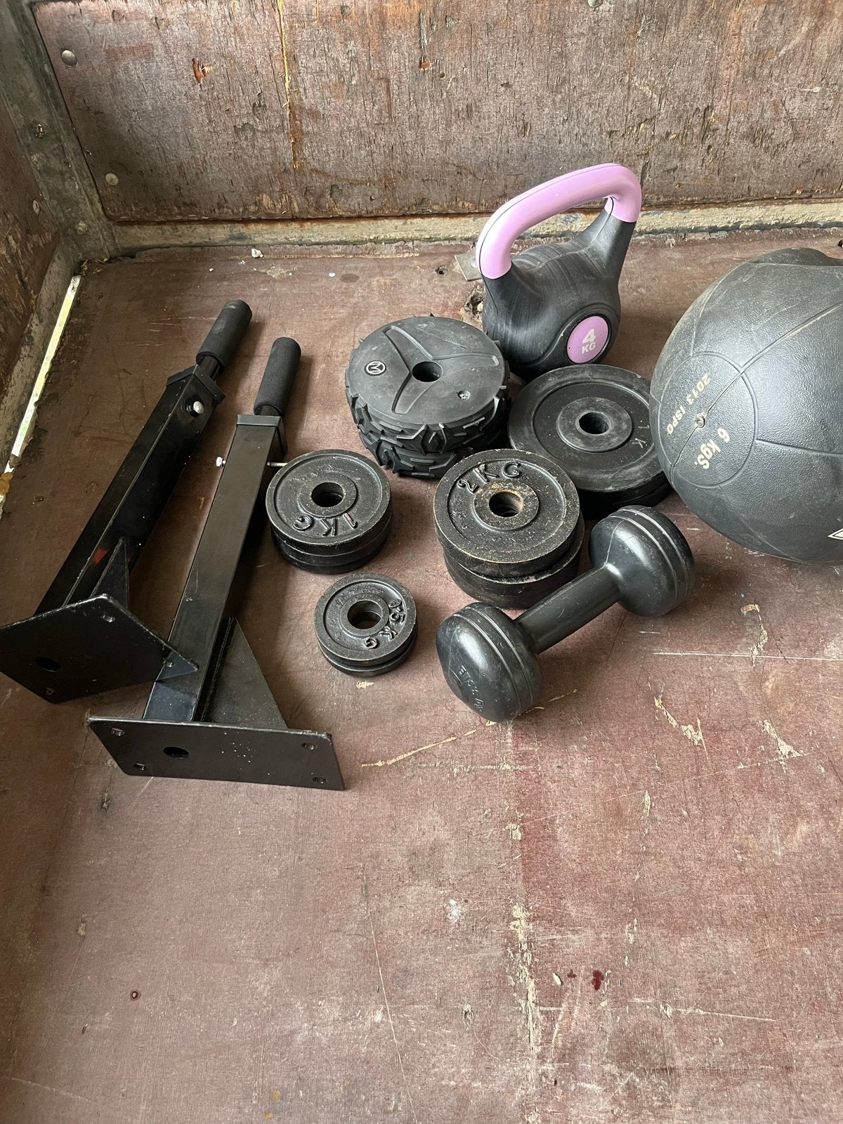 Diverse fitnessapparatuur: Halters, kettlebell, medicijnbal, Ophalen, Nieuw, Armen, Dumbbell