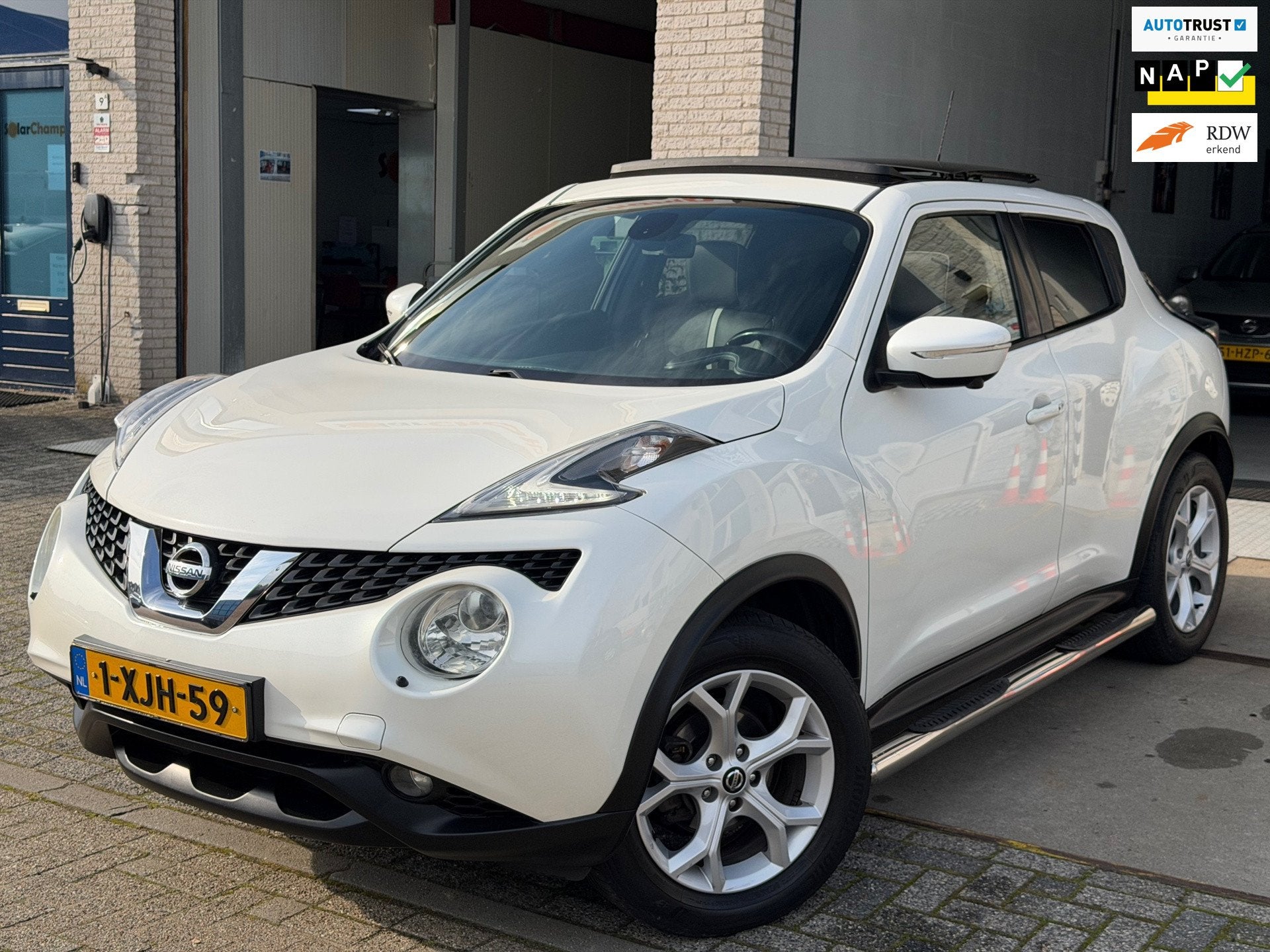 Nissan Juke 1.6/ sport uitvoering/ AUTOMAAT/ nap/ 3e EIG/ de, Auto's, 4 cilinders, Wit, Bedrijf, SUV of Terreinwagen
