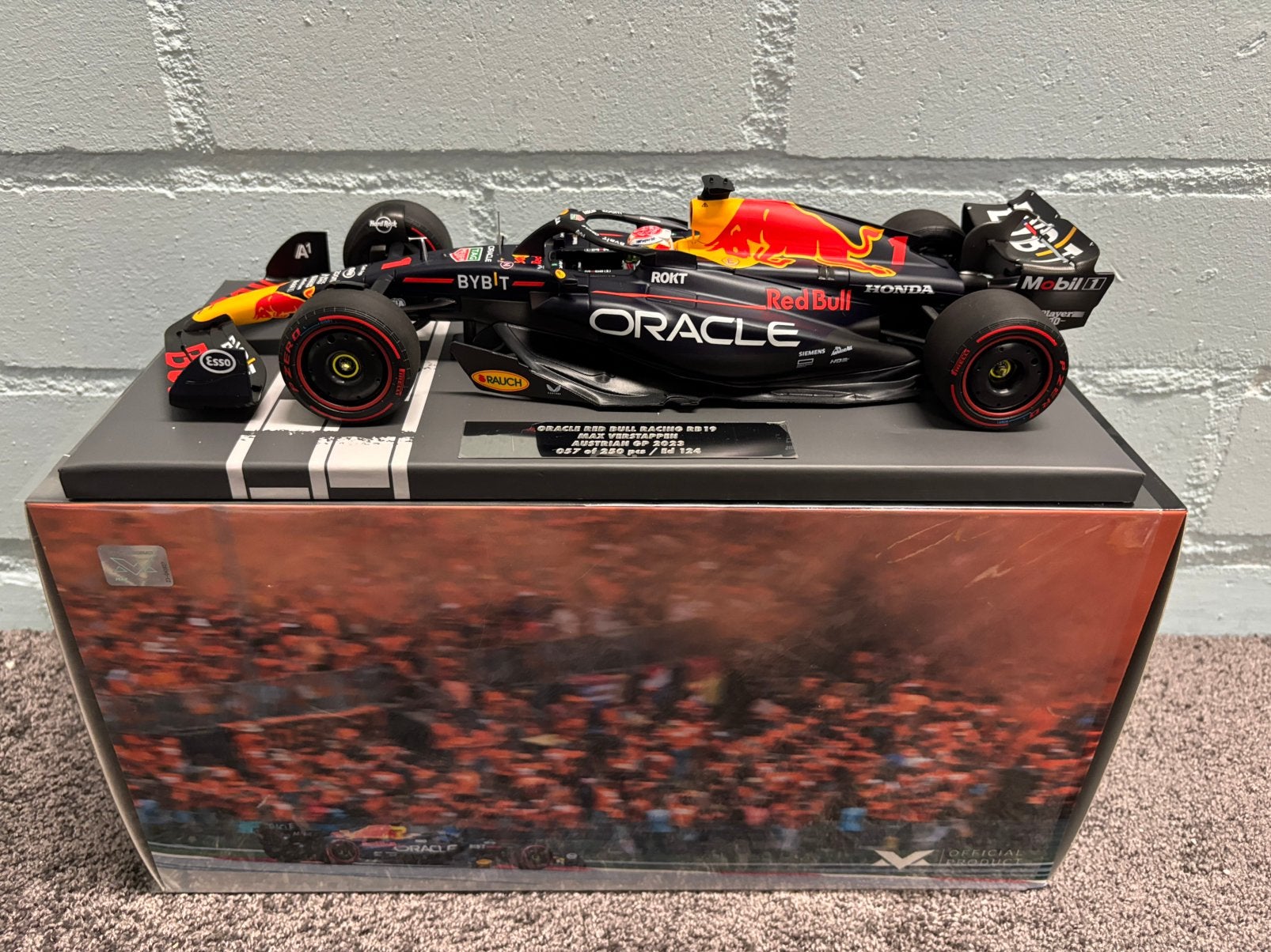 Max verstappen RB19 oostenrijk 2023 1:18 model, Ophalen of Verzenden, Zo goed als nieuw, Formule 1