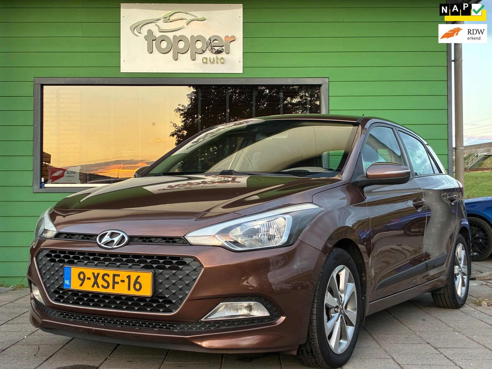 Hyundai I20 1.2 HP i-Motion Premium|1e Eigenaar|Airco|Cruise, Auto's, Voorwielaandrijving, Euro 6, 4 cilinders, Bruin