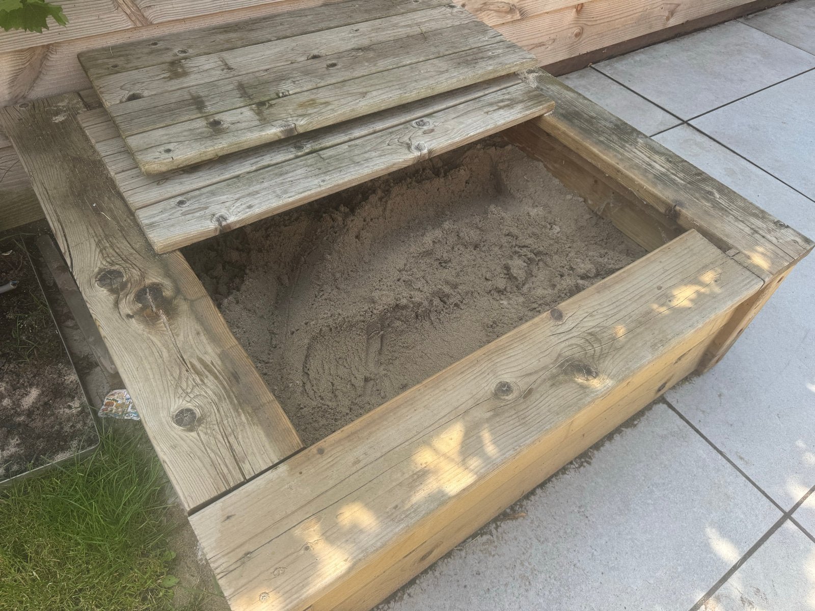 Houten zandbak met deksel, Kinderen en Baby's, Speelgoed | Buiten | Zandbakken, Gebruikt, Ophalen