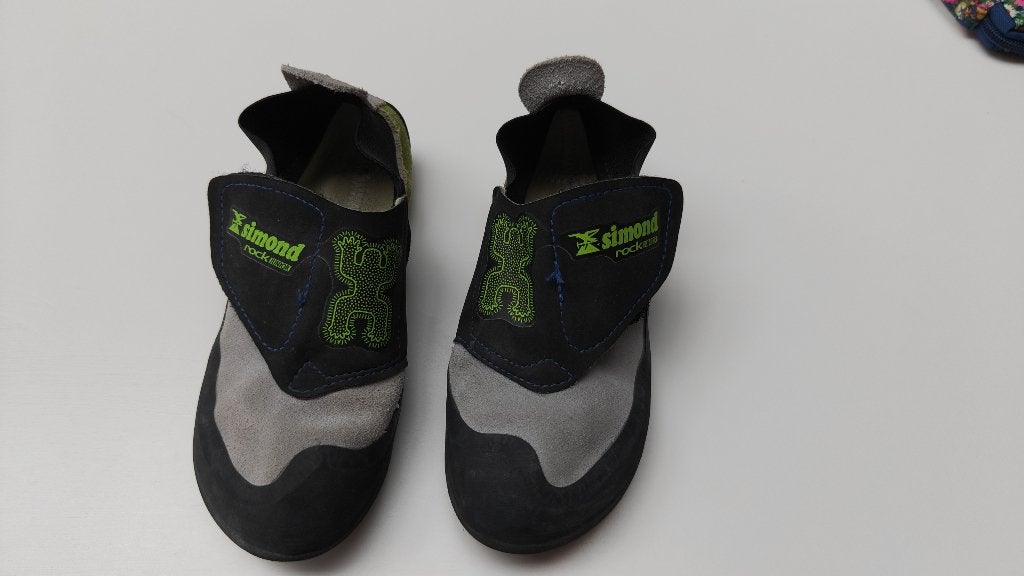 Mooie klim of boulder schoen kids, Sport en Fitness, Ophalen, Zo goed als nieuw, Klimsportschoenen
