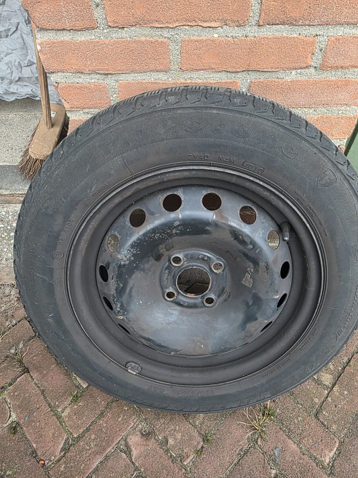 4 Firestone Winterbanden op velg 185/65R15 88T, Auto-onderdelen, Ophalen, Gebruikt, 15 inch, Banden en Velgen