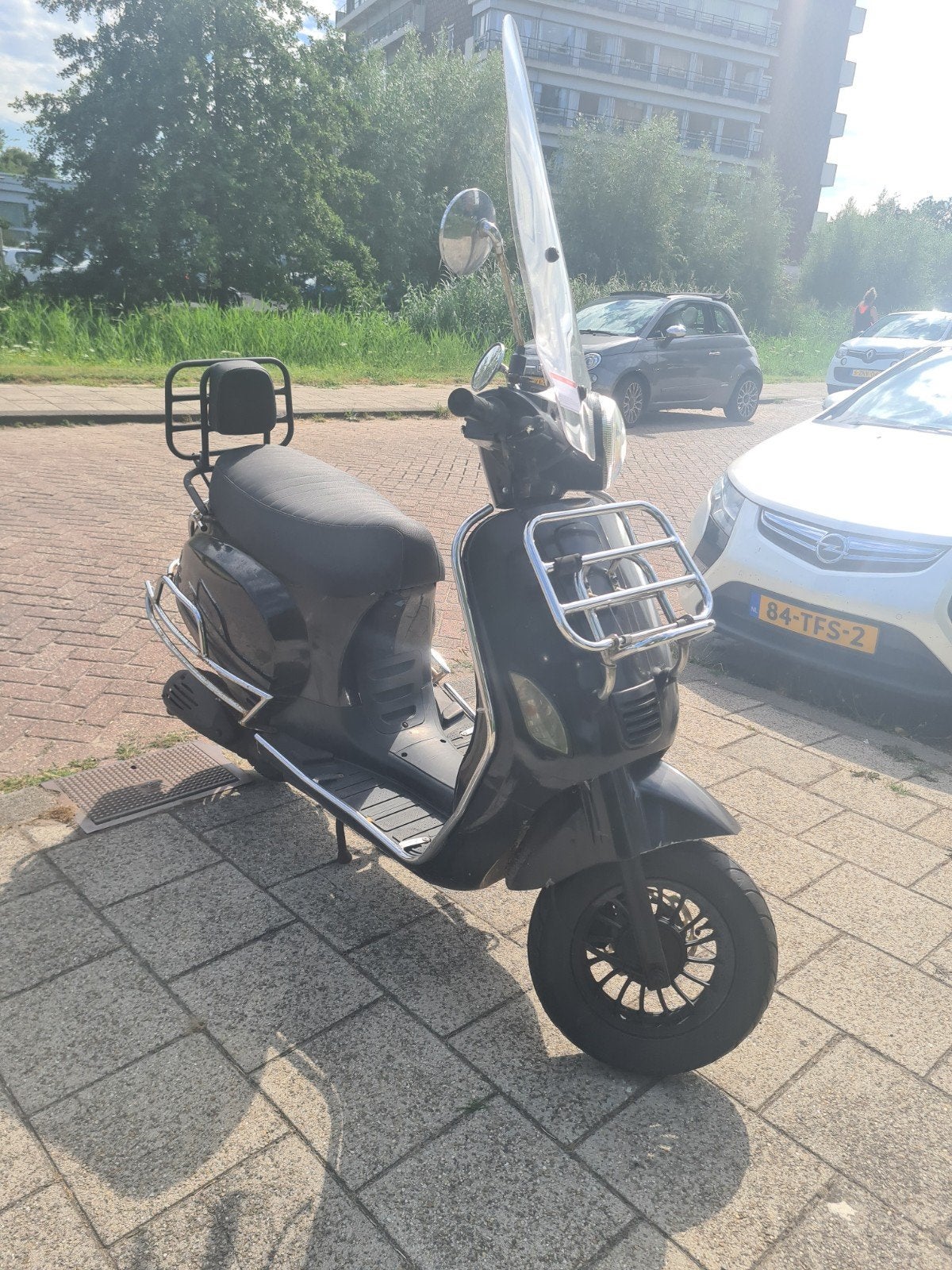 scooter zwart, Ophalen, Gebruikt, Benzine