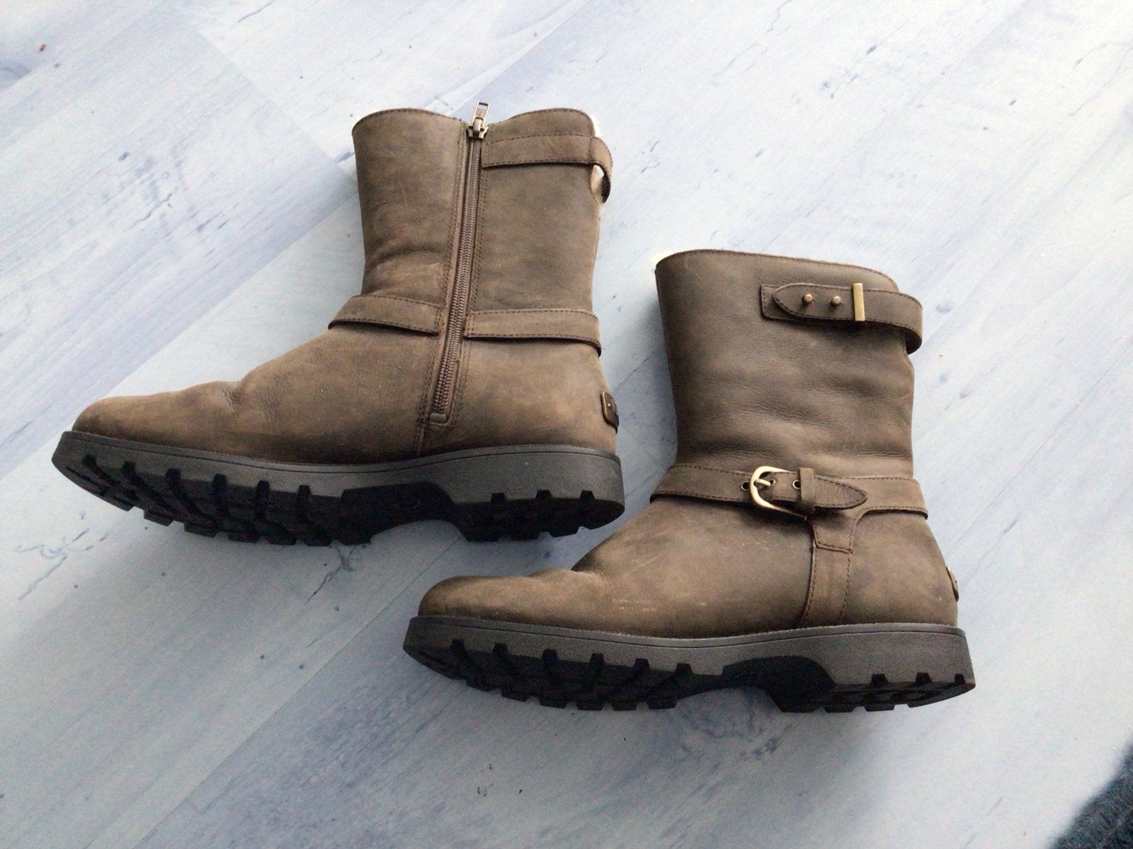 UGG dames laarsje maat 38 - Lekker warm gevoerd, Bruin, Lage of Enkellaarzen, Ophalen of Verzenden, Gedragen