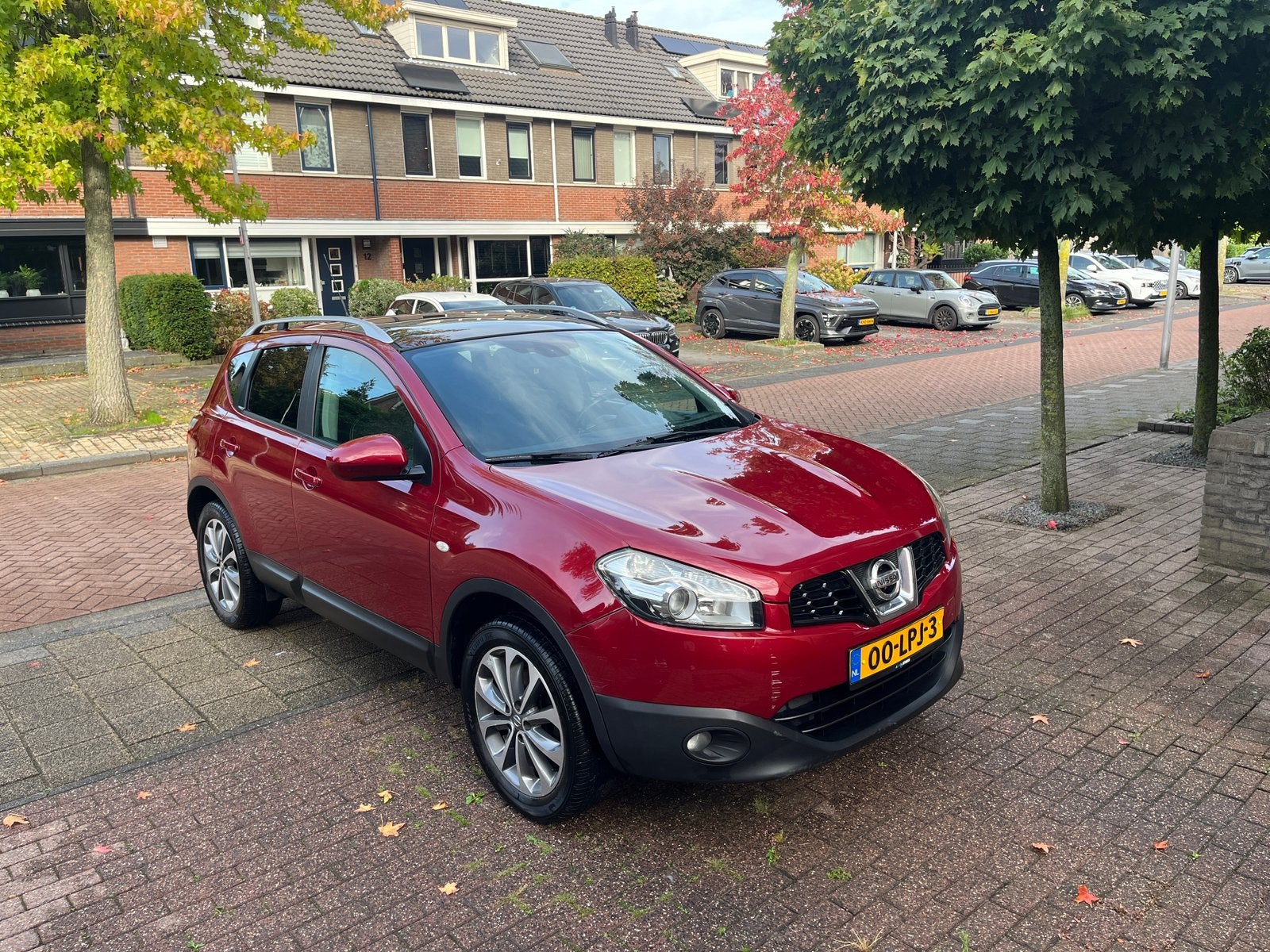 Nissan Qashqai 1.6 Trekhaak / Pano / Cruise / Camera, Auto's, Voorwielaandrijving, Stof, Zwart, Handgeschakeld