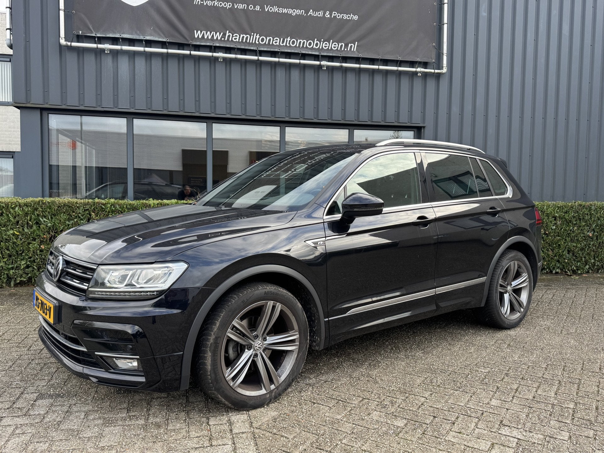 Volkswagen Tiguan 1.5 TSI 131pk R-Line Comfortline Business, Voorwielaandrijving, Dealer onderhouden, Stof, Euro 6
