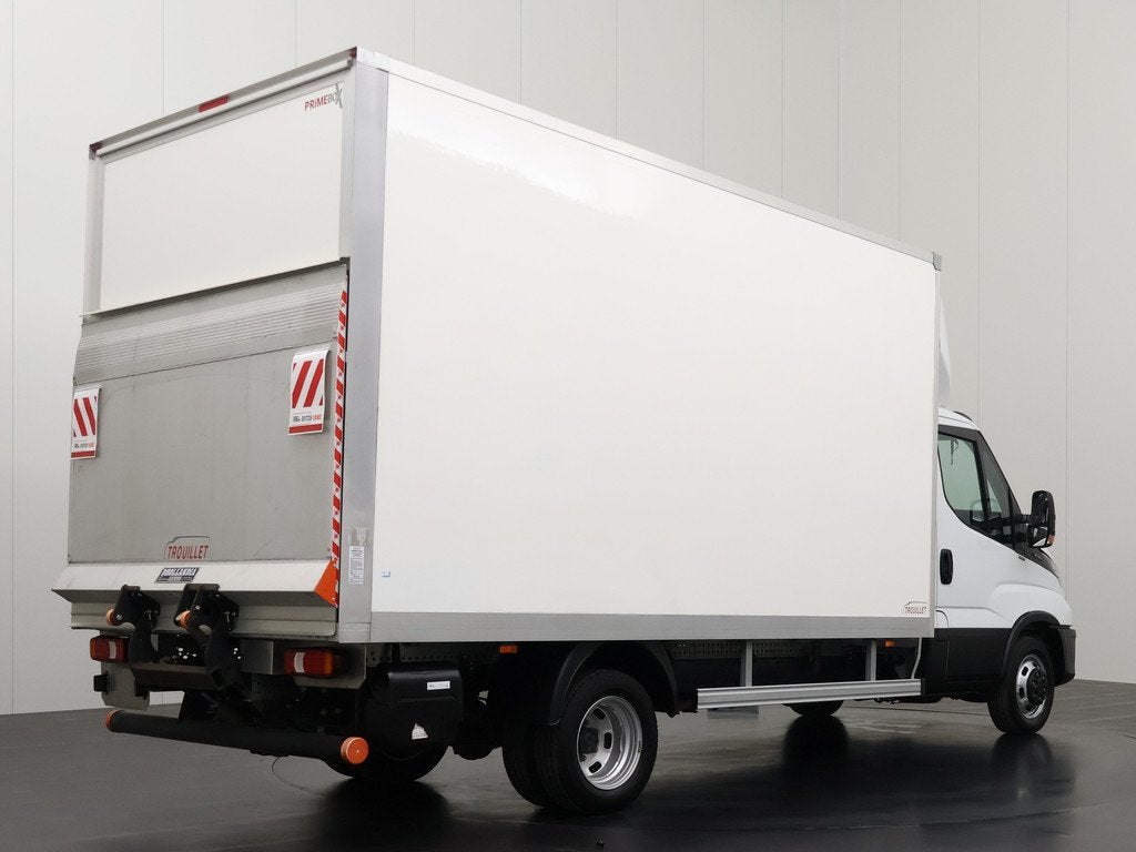 Iveco Daily 35C16 3.0 Bakwagen+Laadklep | Dakspoiler | Airco, Auto's, Bestelauto's, Stof, Gebruikt, Euro 6, 156 pk