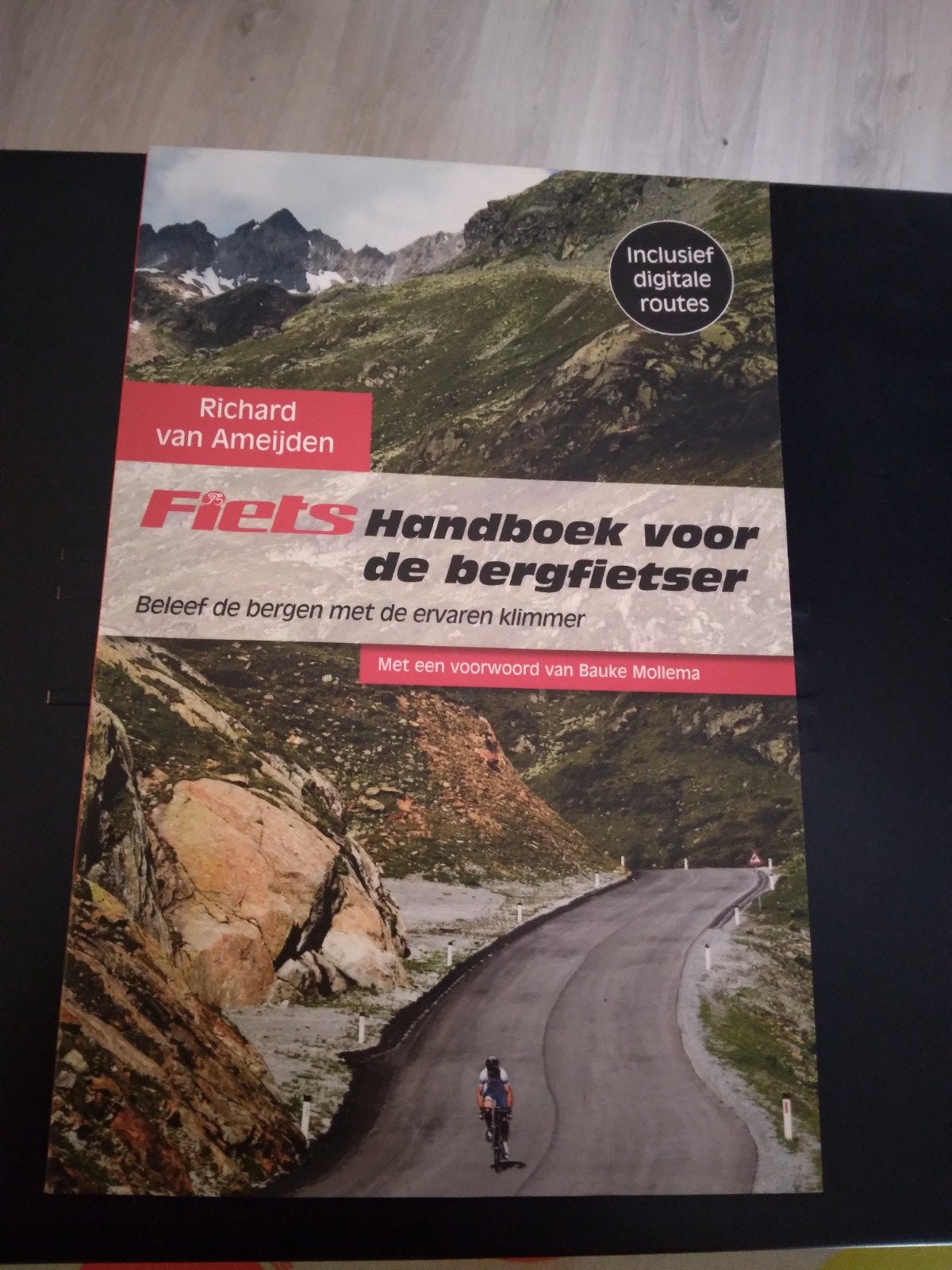 Fiets Handboek voor de bergfietser - Richard van Ameijden, Boeken, Richard van Ameijden, Fiets- of Wandelgids, Europa, Zo goed als nieuw